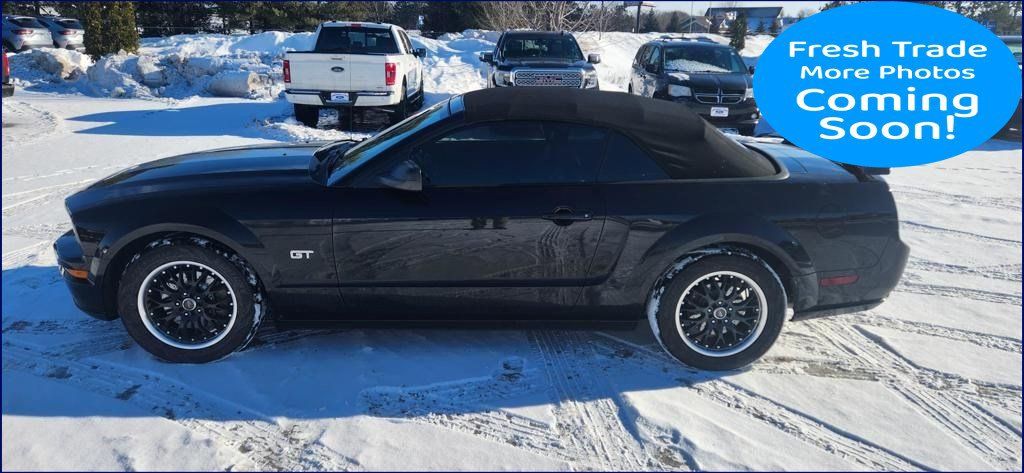2005 Ford Mustang GT Deluxe Convertible RWD