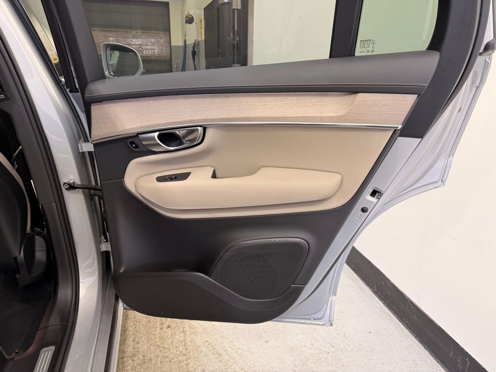 Thumbnail: 2025 Volvo XC90 - 24