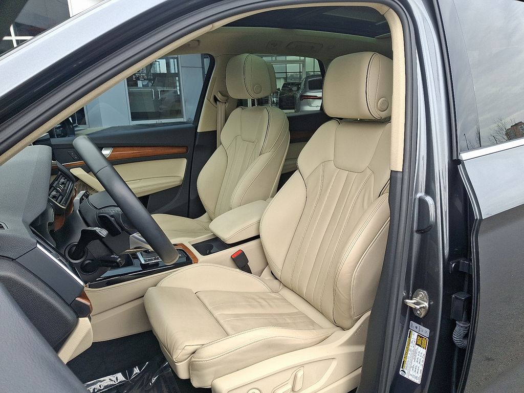 Thumbnail: 2023 Audi Q5 - 13