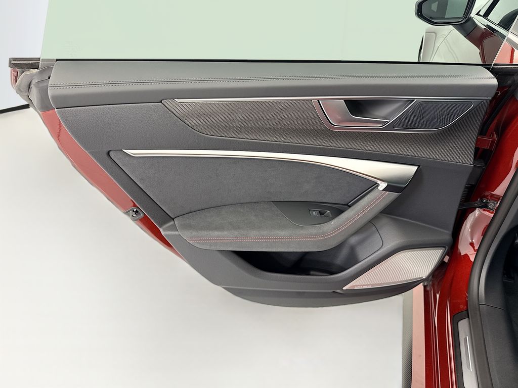 Thumbnail: 2025 Audi RS 7 - 25