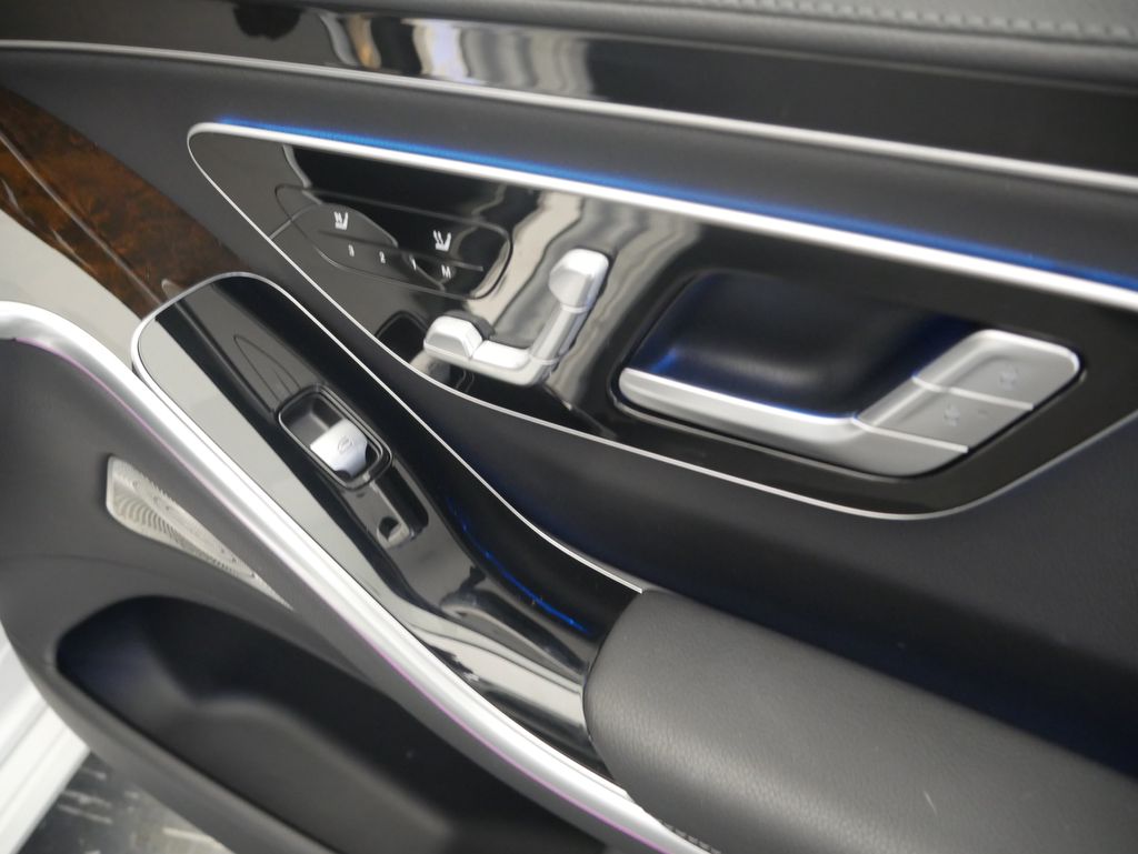 Thumbnail: 2022 Mercedes-Benz S-Class - 26