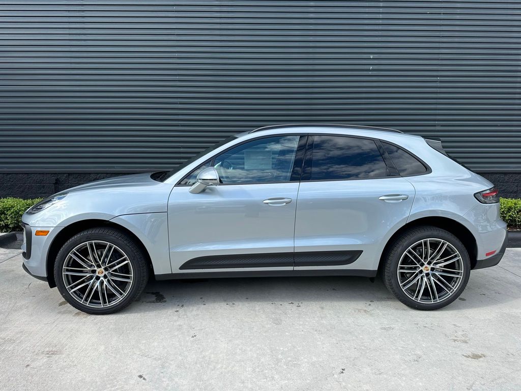 Thumbnail: 2026 Porsche Macan - 2
