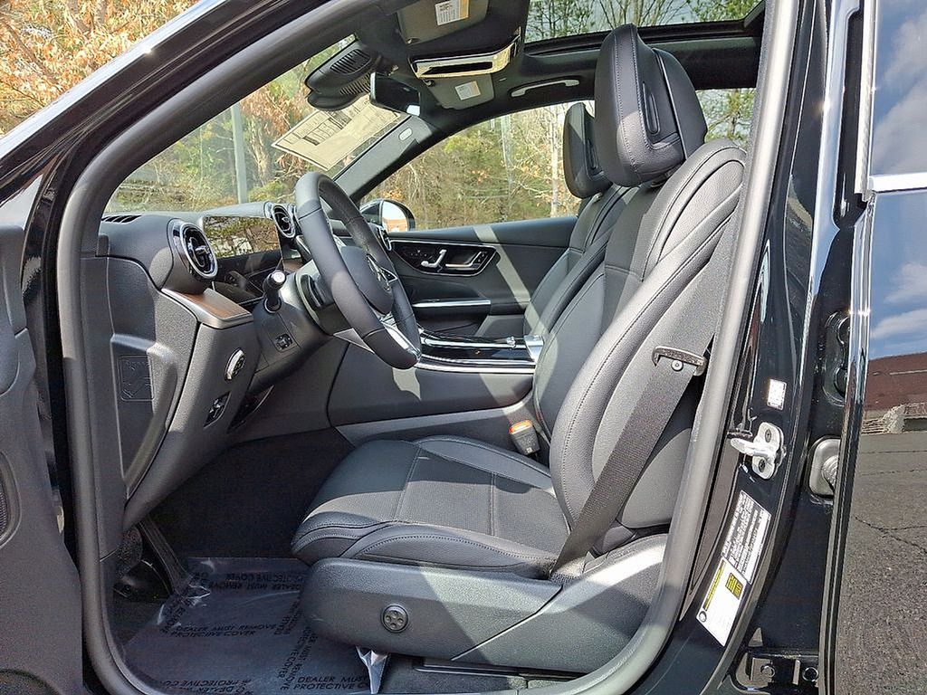 Thumbnail: 2025 Mercedes-Benz GLC - 9