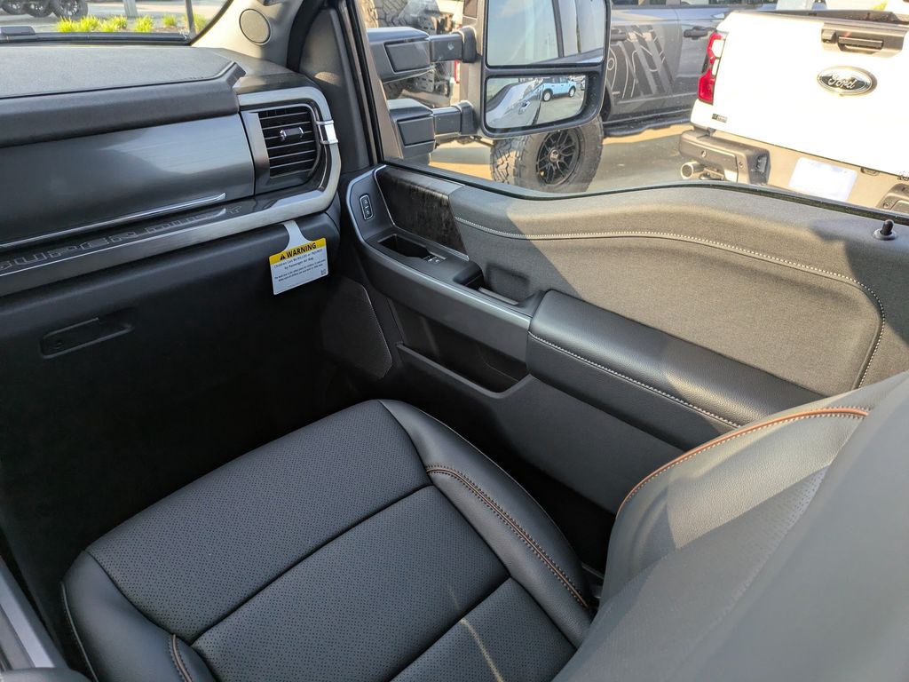 2026 Ford F-350 Super Duty LARIAT