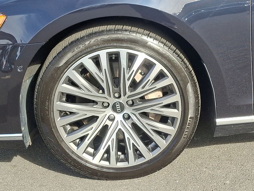 Thumbnail: 2021 Audi A8 - 8