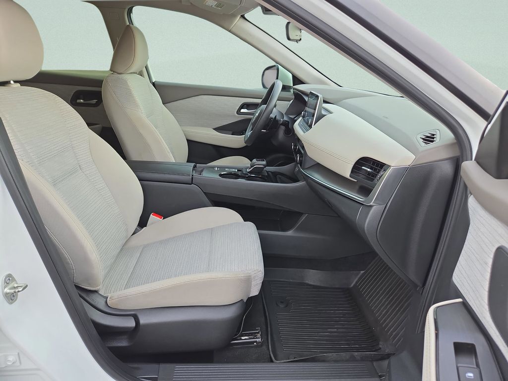 Pearl White Tricoat 2023 Nissan Rogue SV FWD SUV / Crossover Front-Wheel Drive Continuously Variable Transmission