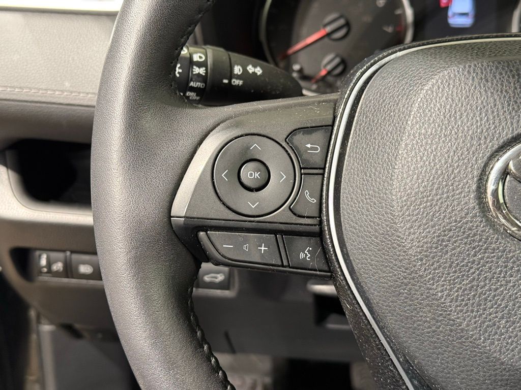 Thumbnail: 2019 Toyota RAV4 - 25