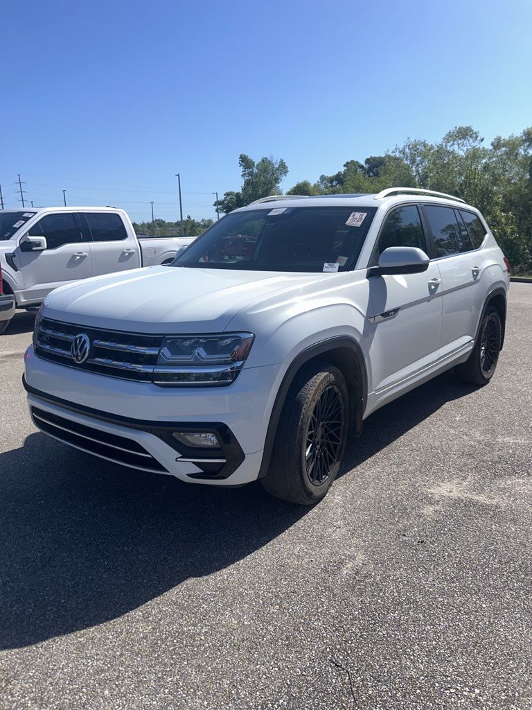 White 2019 Volkswagen Atlas SE FWD with Technology R-Line SUV / Crossover Front-Wheel Drive 8-Speed Automatic