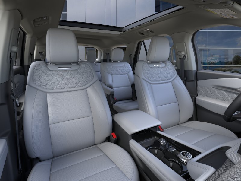 New 2026 Star White Metallic Tri-Coat Ford Platinum™ image 10