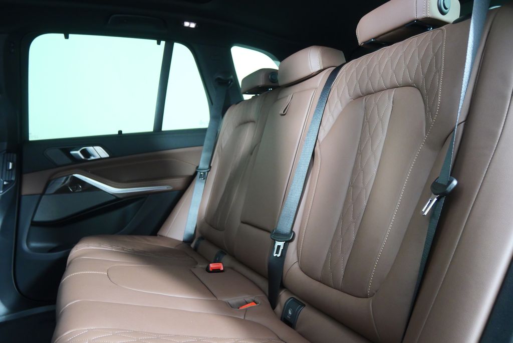 Thumbnail: 2026 BMW X5 - 16