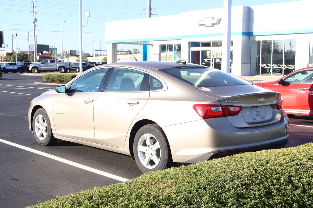 Thumbnail: 2022 Chevrolet Malibu - 8
