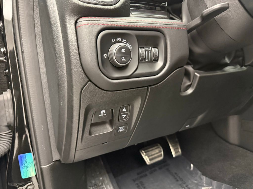 Thumbnail: 2025 RAM 1500 - 21