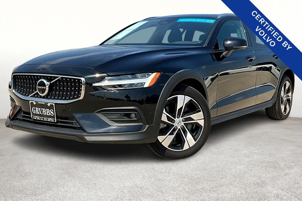 2024 Volvo V60 Cross Country B5 Plus AWD