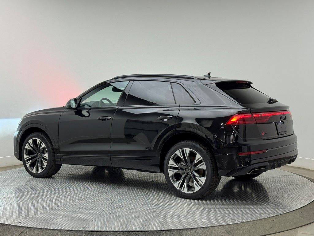 Thumbnail: 2025 Audi Q8 - 7