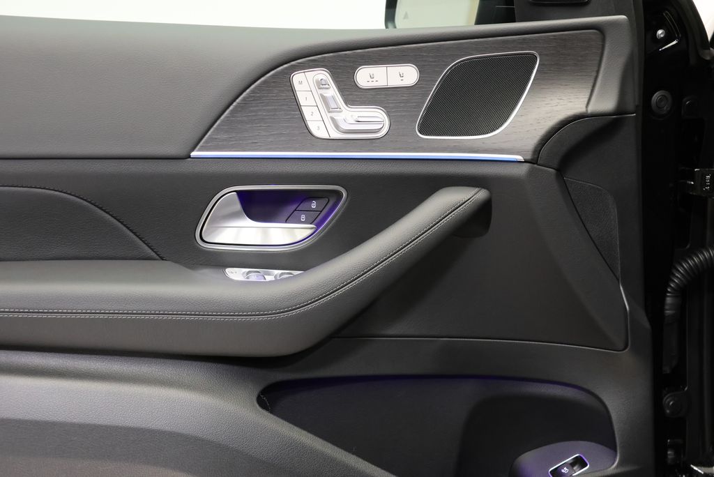 Thumbnail: 2026 Mercedes-Benz GLE - 32