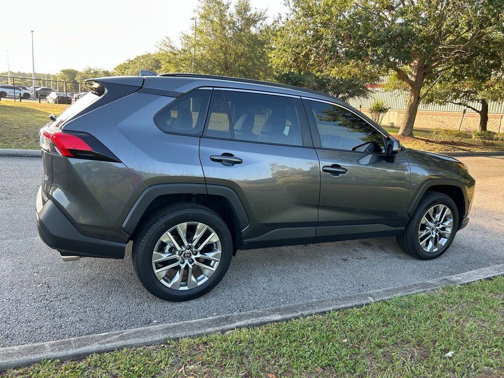 2024 Toyota RAV4 XLE Premium 5