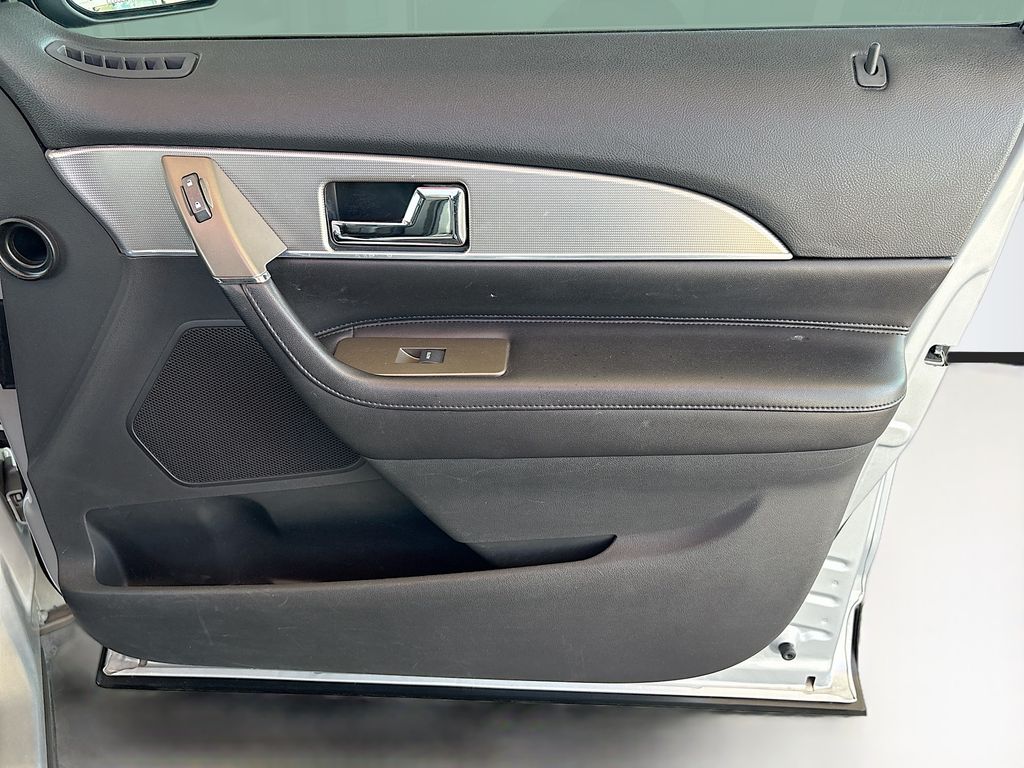 Thumbnail: 2013 Lincoln MKX - 23