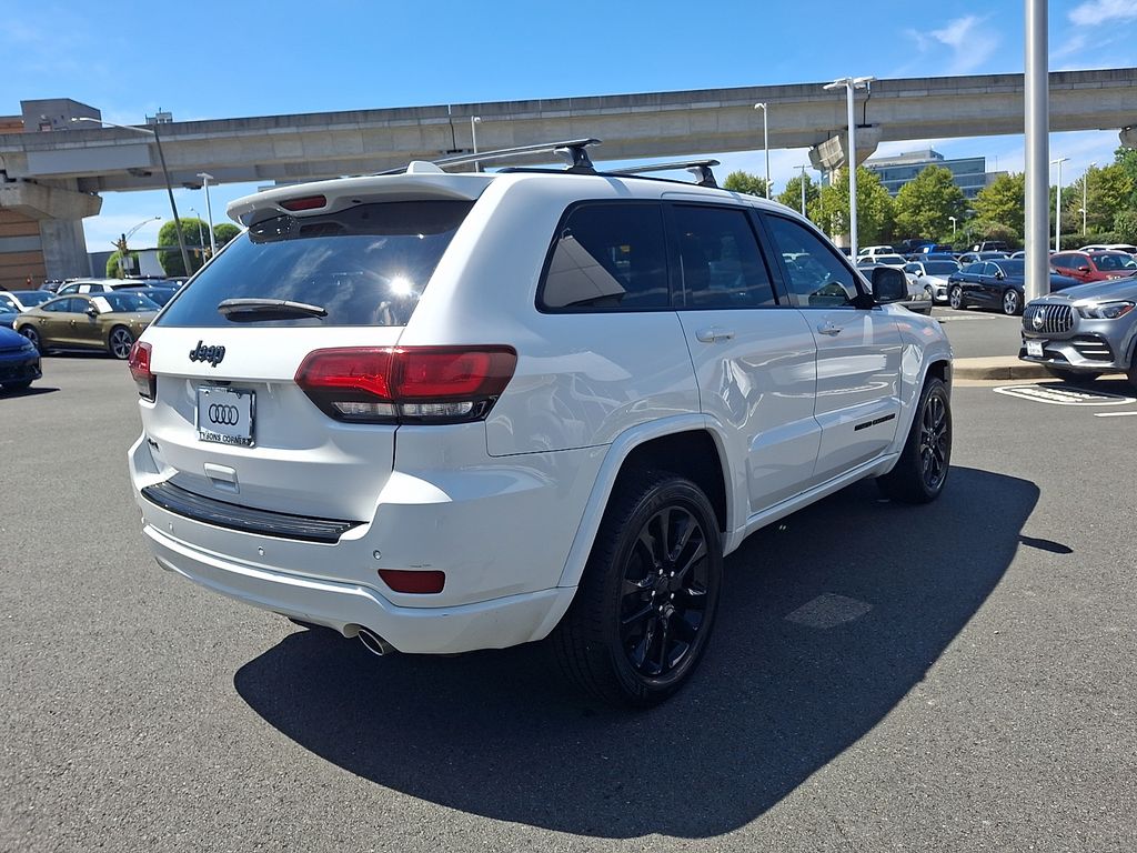 Thumbnail: 2018 Jeep Grand Cherokee - 4