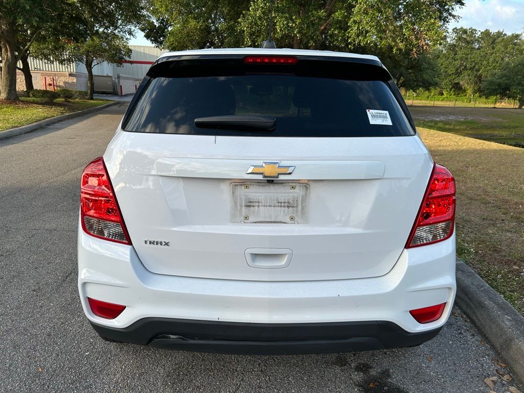 2020 Chevrolet Trax LS 4