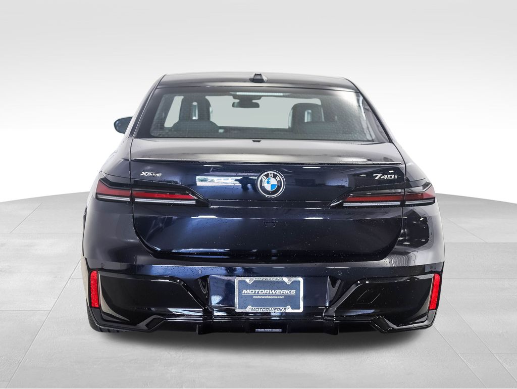 Thumbnail: 2025 BMW 7 Series - 4
