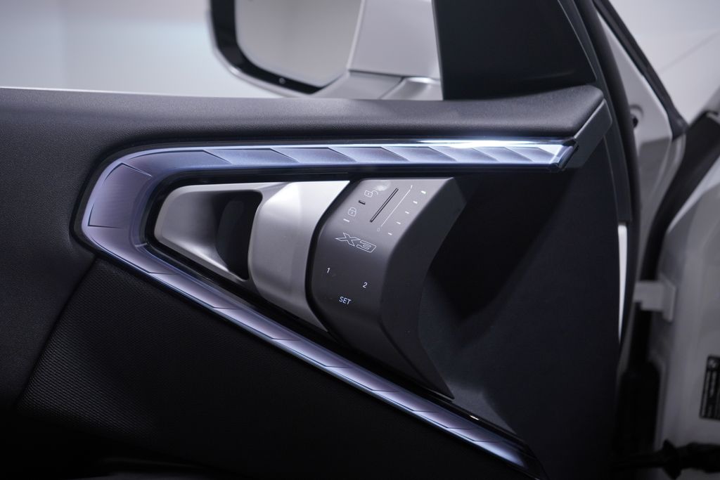 Thumbnail: 2026 BMW X3 - 11