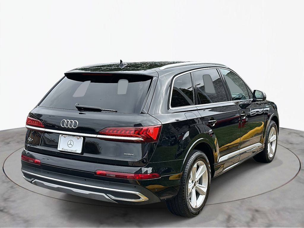 Thumbnail: 2022 Audi Q7 - 8