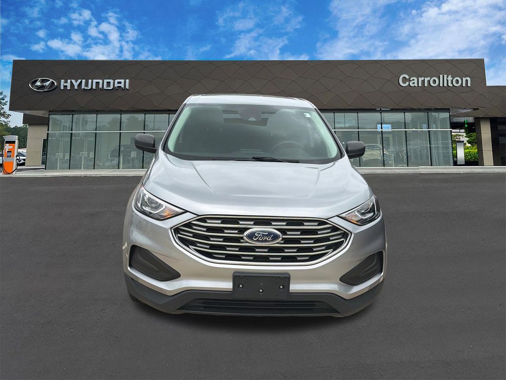 Used 2021 Silver Ford SE image 2