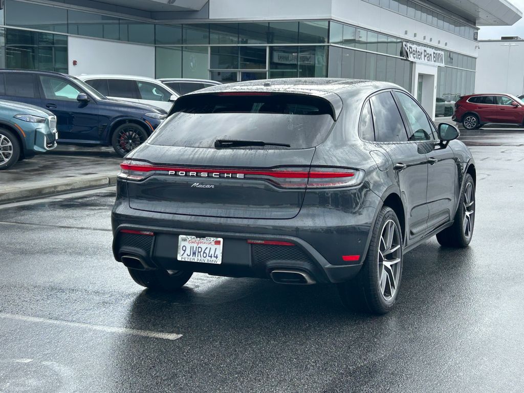 Thumbnail: 2023 Porsche Macan - 5