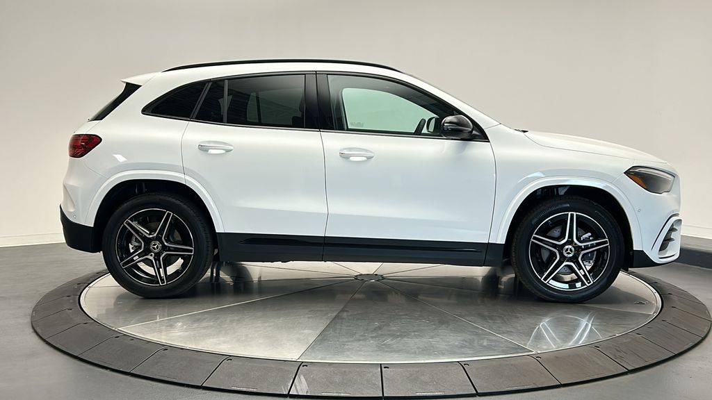 2024 Mercedes-Benz GLA 250 4MATIC 8