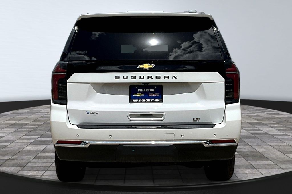 2025 Chevrolet Suburban LT - 5