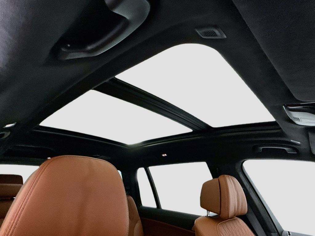 Thumbnail: 2027 BMW X7 - 17