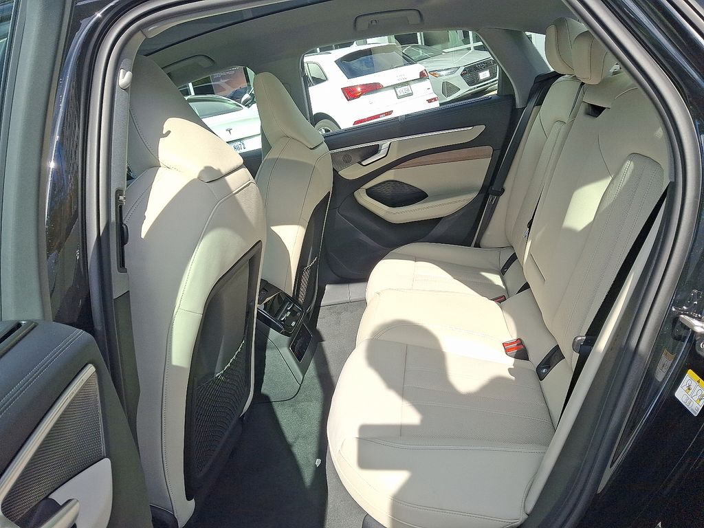 Thumbnail: 2026 Audi A6 - 9