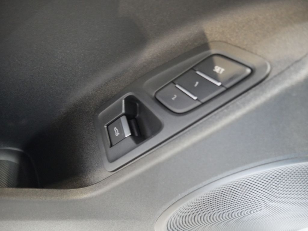 Thumbnail: 2026 Audi Q3 - 19