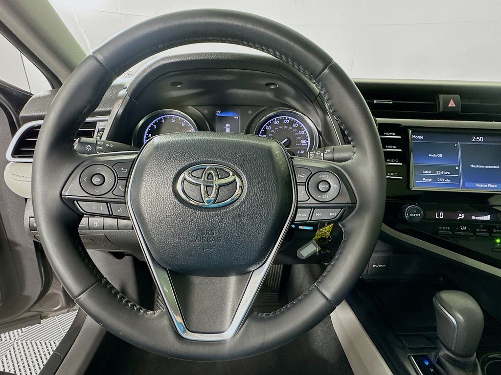 Thumbnail: 2018 Toyota Camry - 11