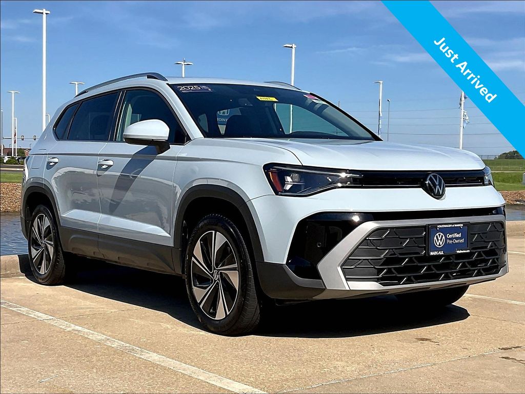 2025 Volkswagen Taos SE 4Motion