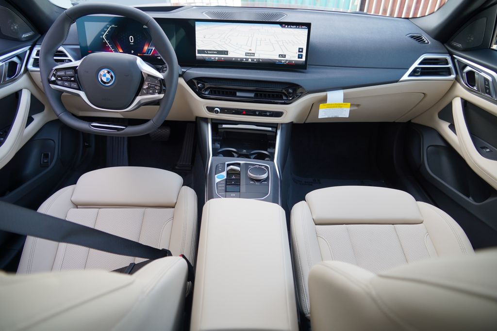 Thumbnail: 2026 BMW i4 - 13