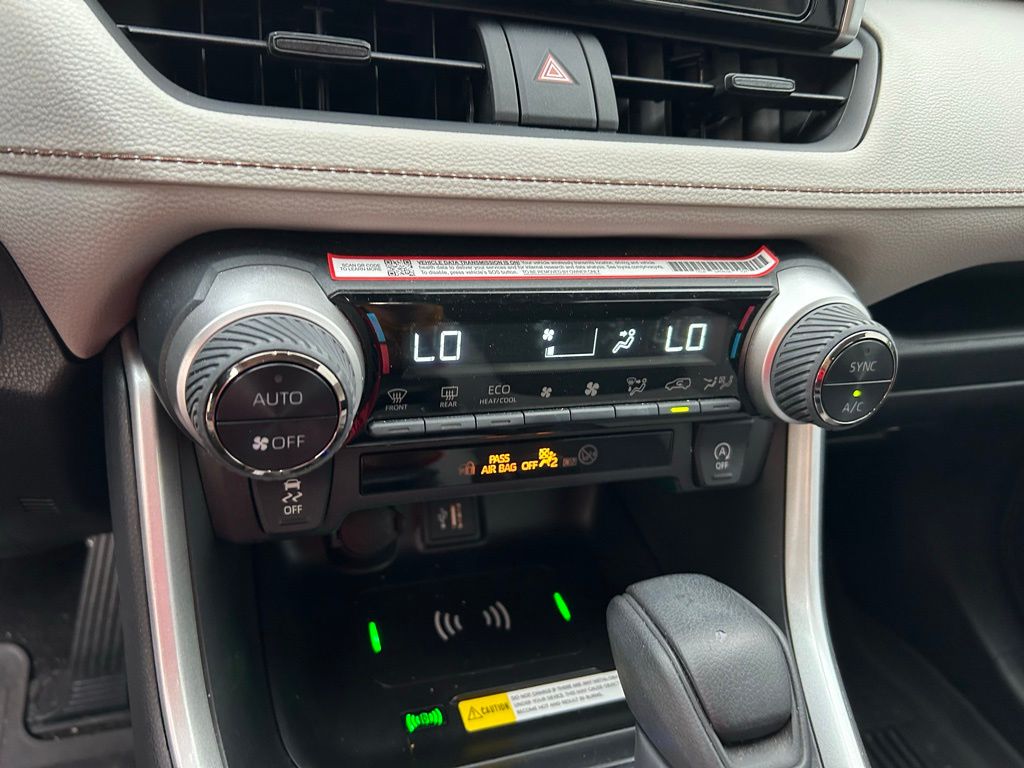 Thumbnail: 2025 Toyota RAV4 - 23