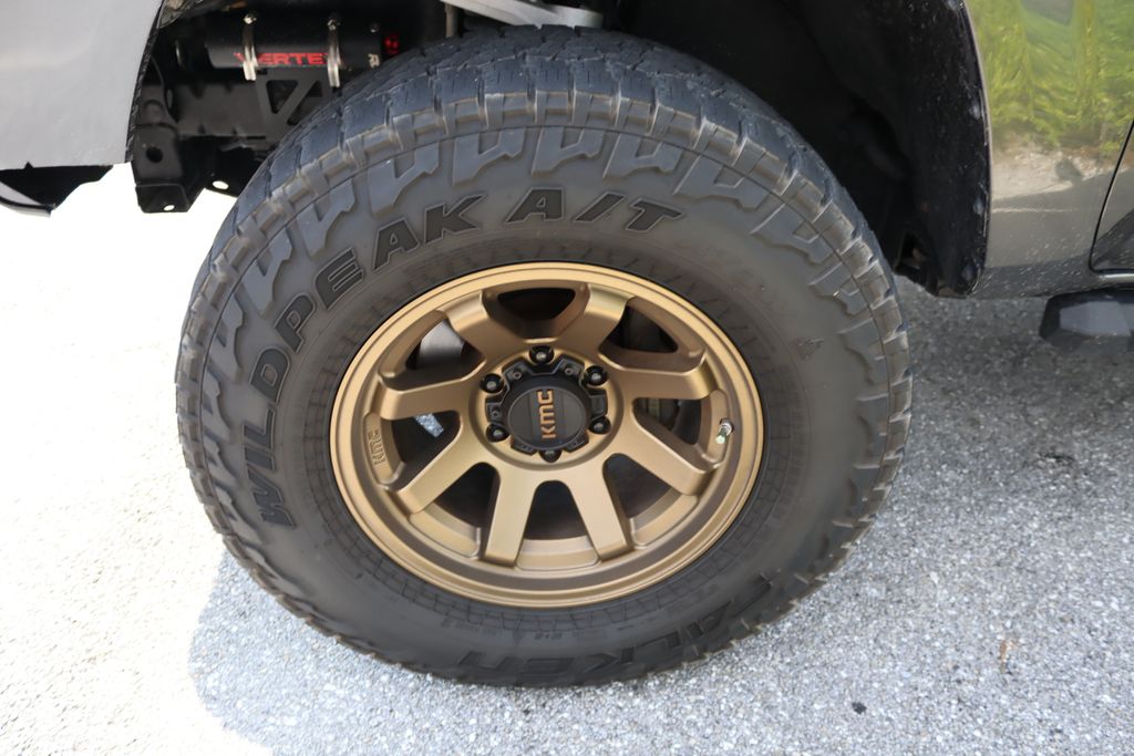 Thumbnail: 2017 Toyota Tacoma - 4