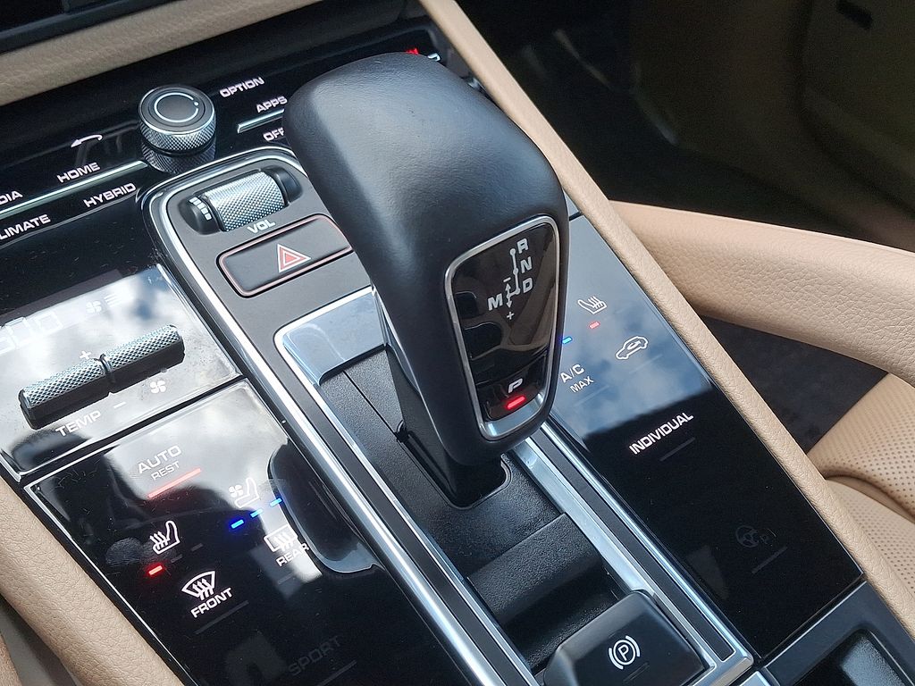 2021 Porsche Cayenne E-Hybrid 16