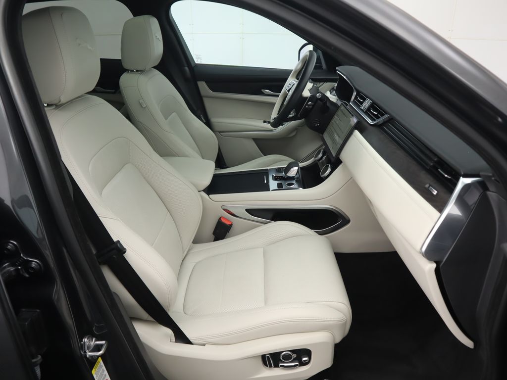 Thumbnail: 2023 Jaguar F-Pace - 21