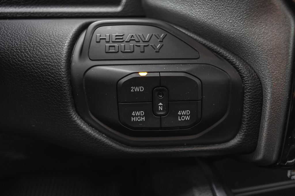 2025 Ram 3500 Laramie thumbnail 18