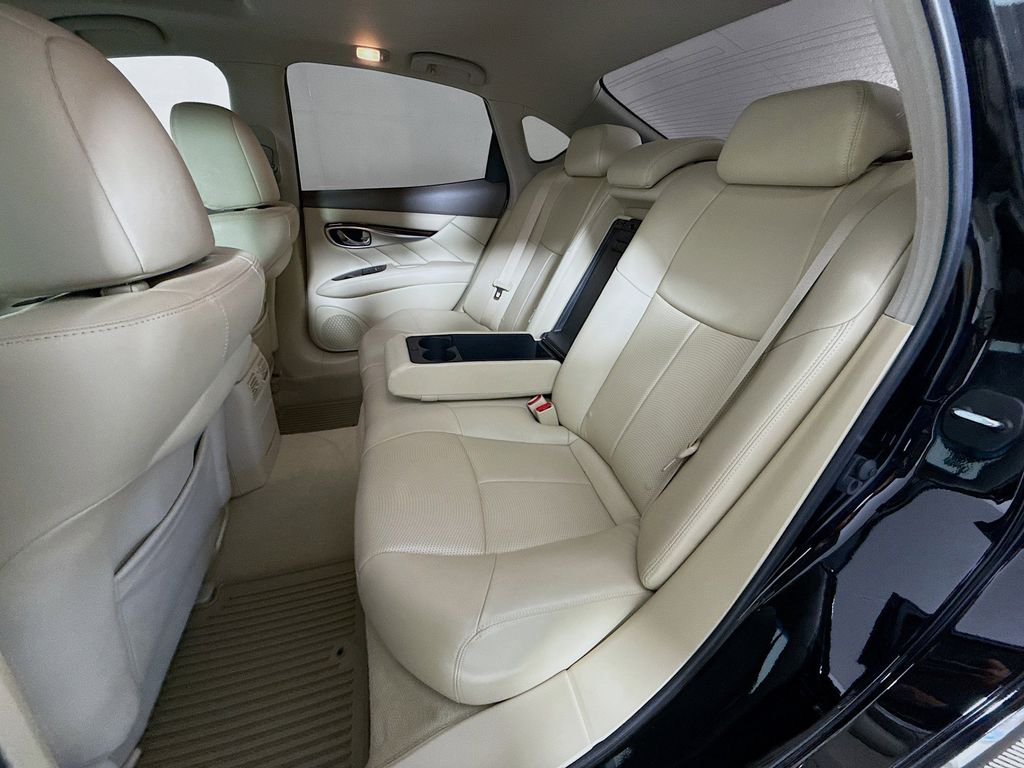 Thumbnail: 2019 INFINITI Q70 - 26