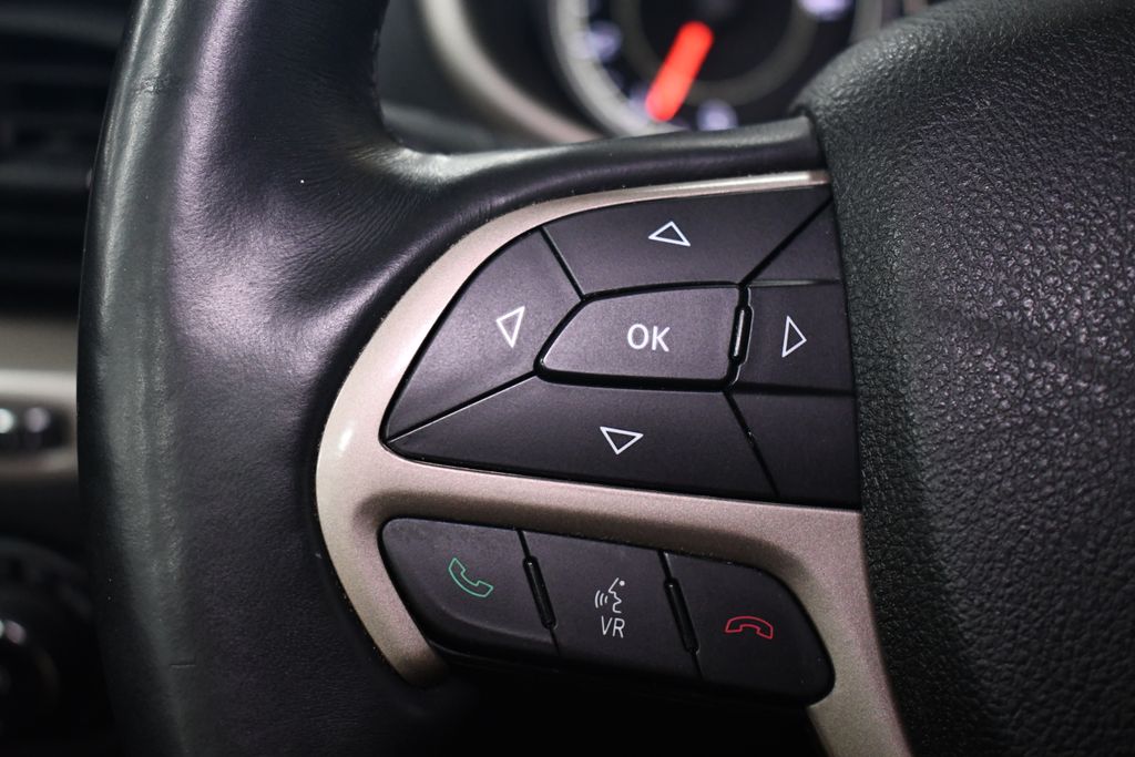 Thumbnail: 2016 Jeep Cherokee - 20