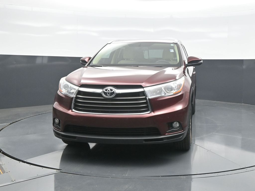 Used 2015 Toyota Highlander XLE V6 with VIN 5TDJKRFH6FS197956 for sale in Kansas City