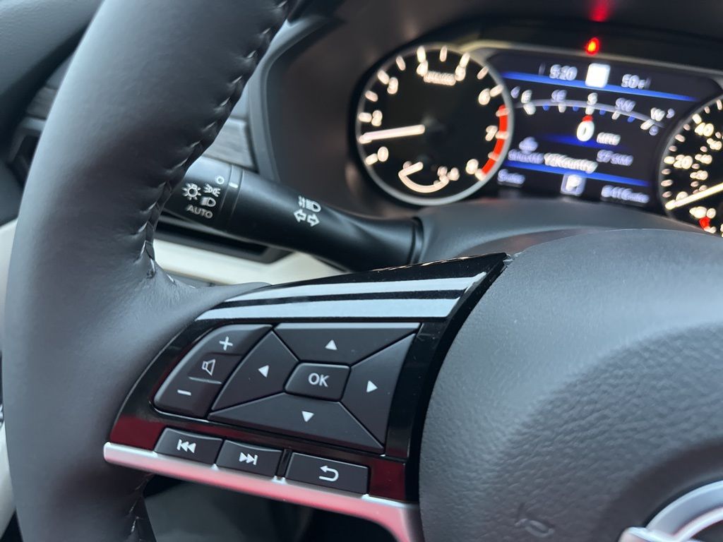 2025 Pearl White Tricoat Nissan Altima 2.5 SL FWD Sedan