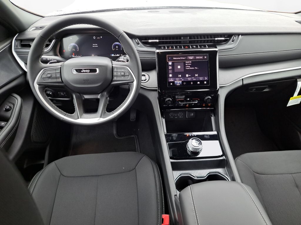 New Car 2025 Jeep Grand Cherokee  Laredo For Sale Under $35,000 In Austin, Texas