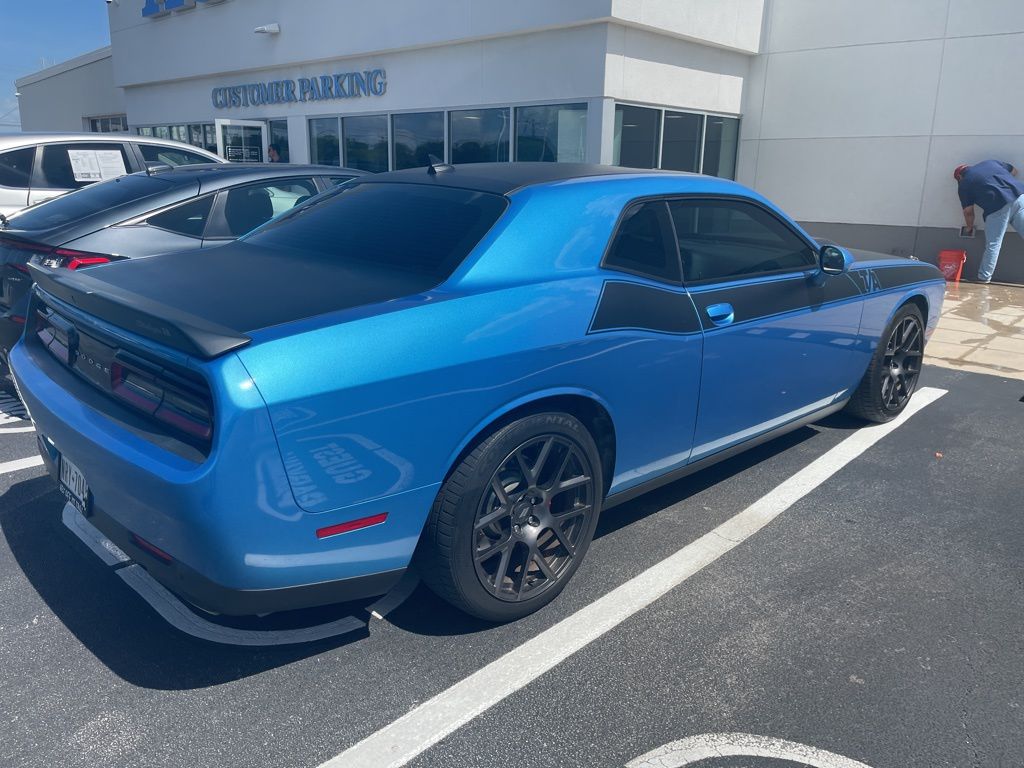 Thumbnail: 2018 Dodge Challenger - 2