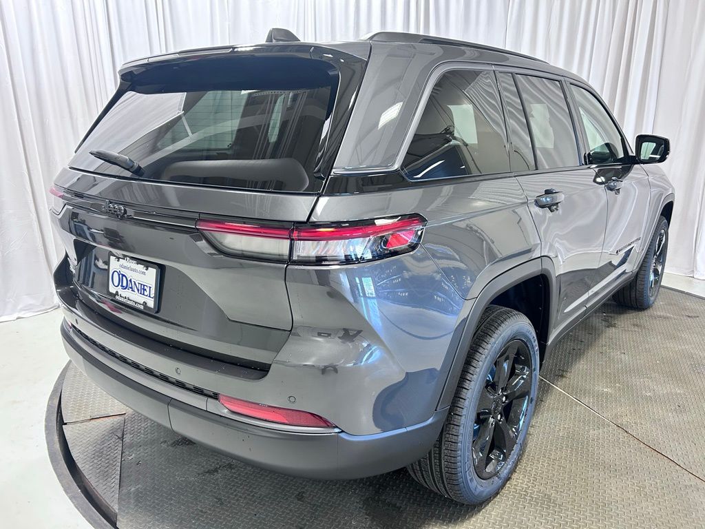 new 2026 Jeep Grand Cherokee car, priced at $49,995