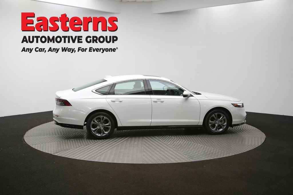 Used 2023 White Honda EX-L image 41