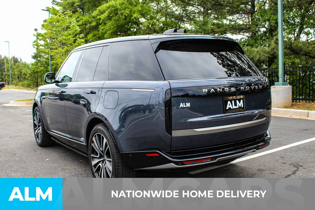 Used 2025 Gray Land Rover SE image 5